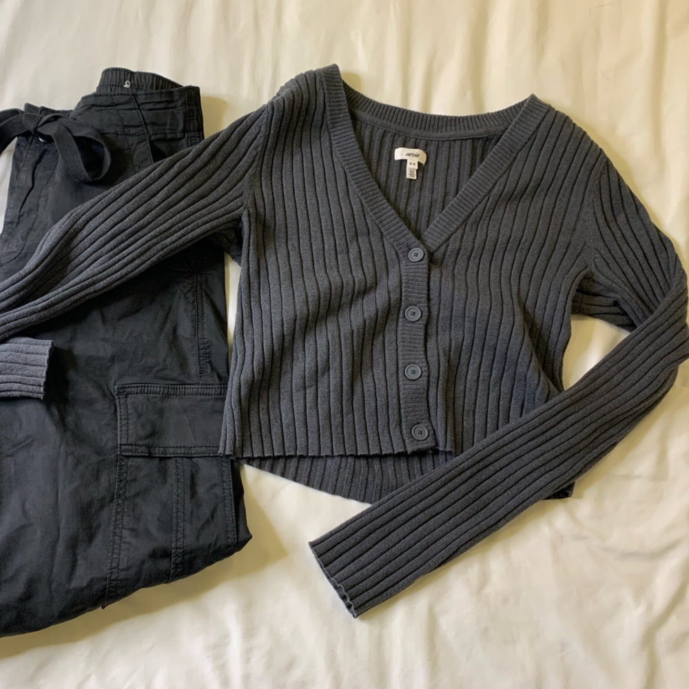 Aerie ribbed grey cardigan